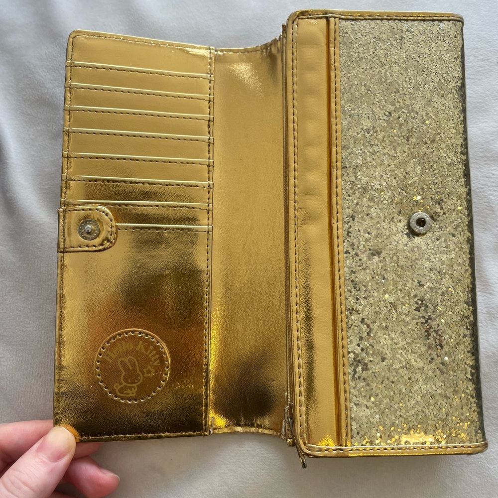 Gold Hello Kitty “May Luck Come to You” Wallet - Picture 7 of 14